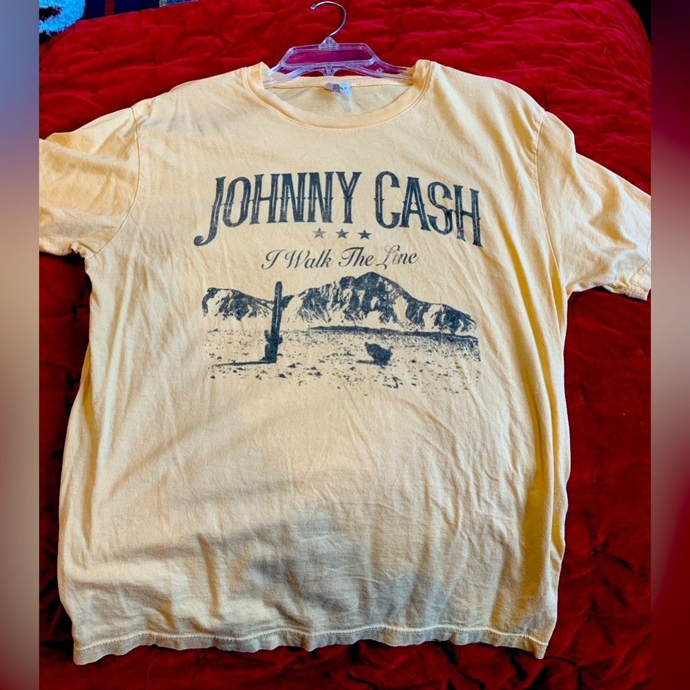 Letluv Johnny Cash tshirt. Size small. GUC